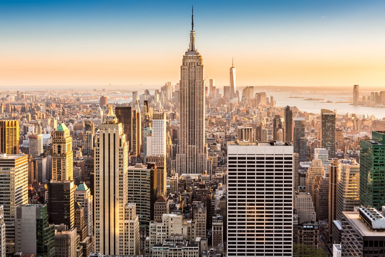 Sunset view over New York City, where hundreds of Airbnbs and short-term rental units have comprehensive insurance with Proper Insurance
